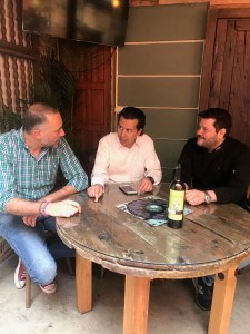 De izquierda a derecha Patricio Santín, Viceman y Chef Diego Carreño