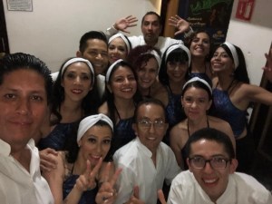 Foto: Cortesía de Gerardo. En camerino antes de iniciar la presentación de la coreo